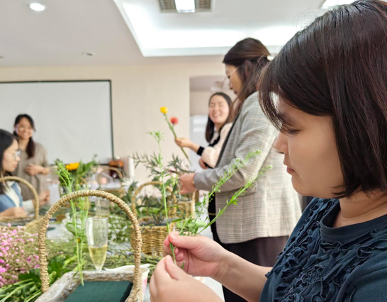 女神節(jié)里笑容翻飛，歡樂不退